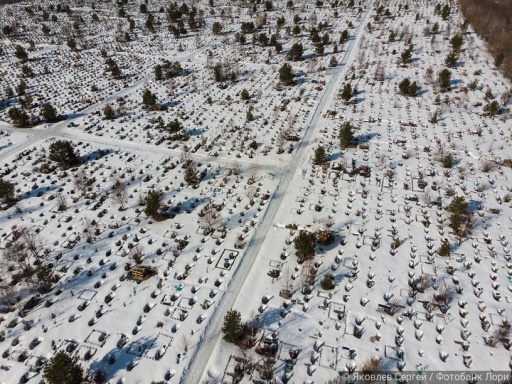 На кладбищах Челябинска за 16 миллионов рублей обустроят дороги