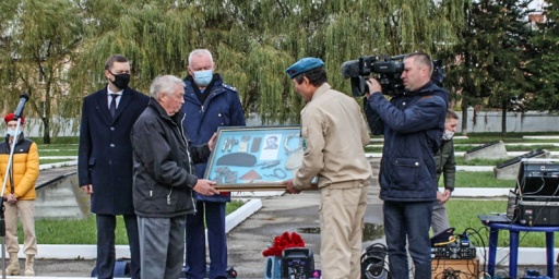 В Челябинске поисковики обнаружили могилу калужского летчика
